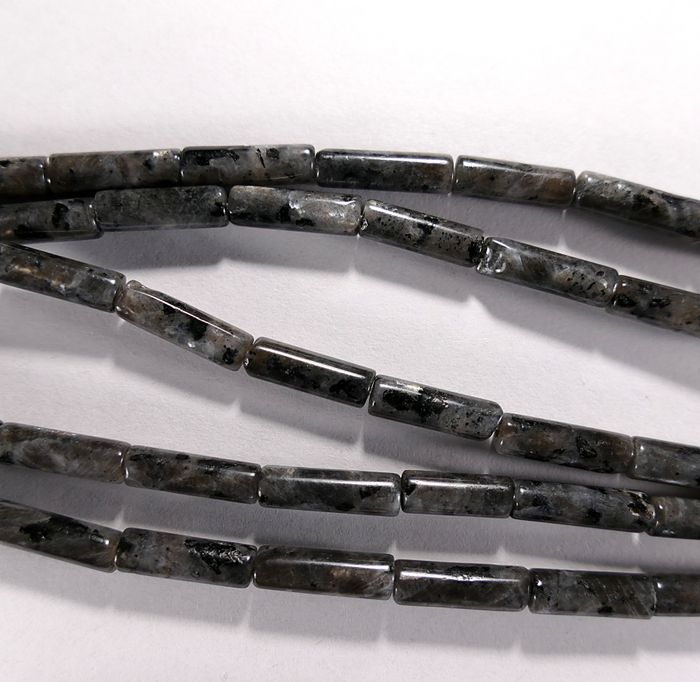 Нить бусин из ларвикита, фигурные, 4x13 мм (цилиндр, гладкая)