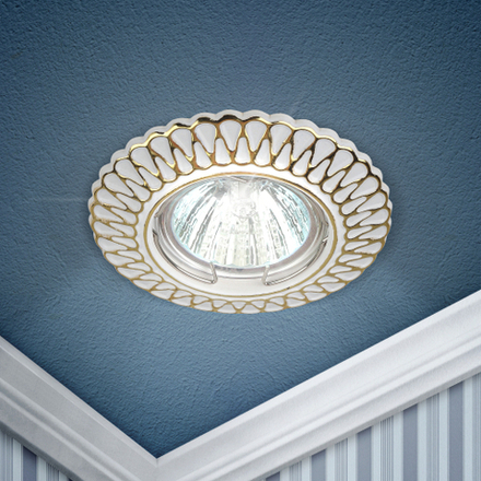 Светильник встраиваемый штампованный ЭРА ST4 GD/WH под лампу MR16 GU5.3 белый/золото