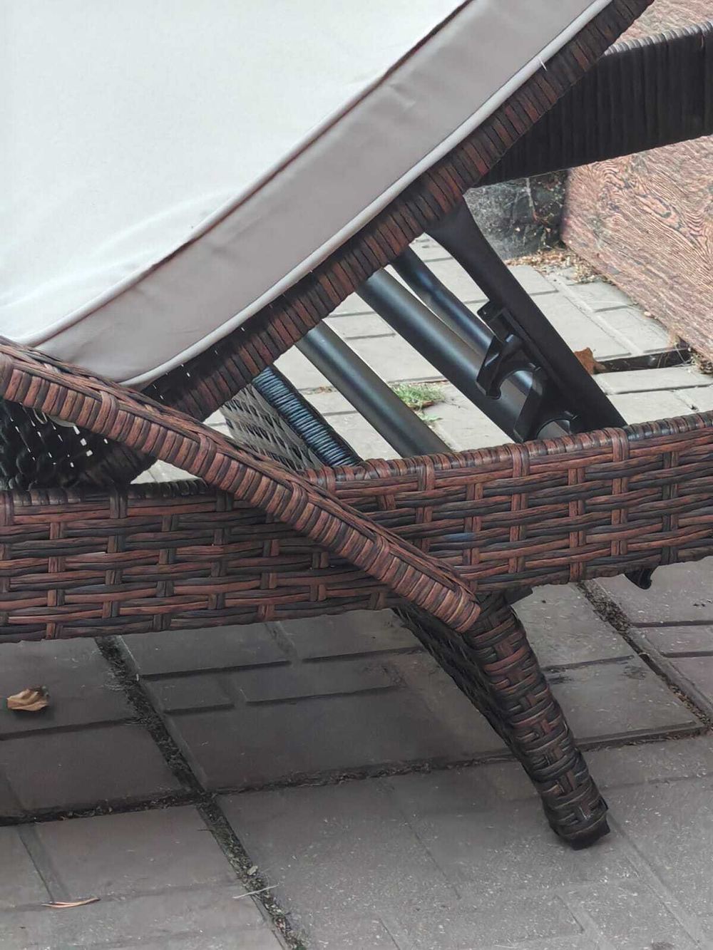 Комплект мебели из искусственного ротанга МАРА “MARA” Шоколад, шезлонг с подлокотниками и столик