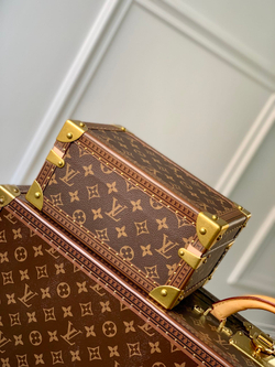 Louis Vuitton Coffret Tresor 24