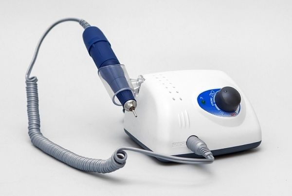 Аппарат для маникюра и педикюра Strong 210/105L, 64 Вт, 35000 об/мин, без педали, с сумкой (фото 4)