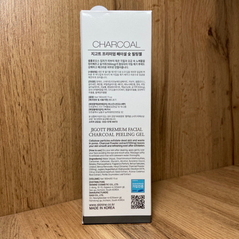 Гель-пилинг для лица Jigott Premium Facial Charcoal Peeling Gel Древесный уголь 180 мл