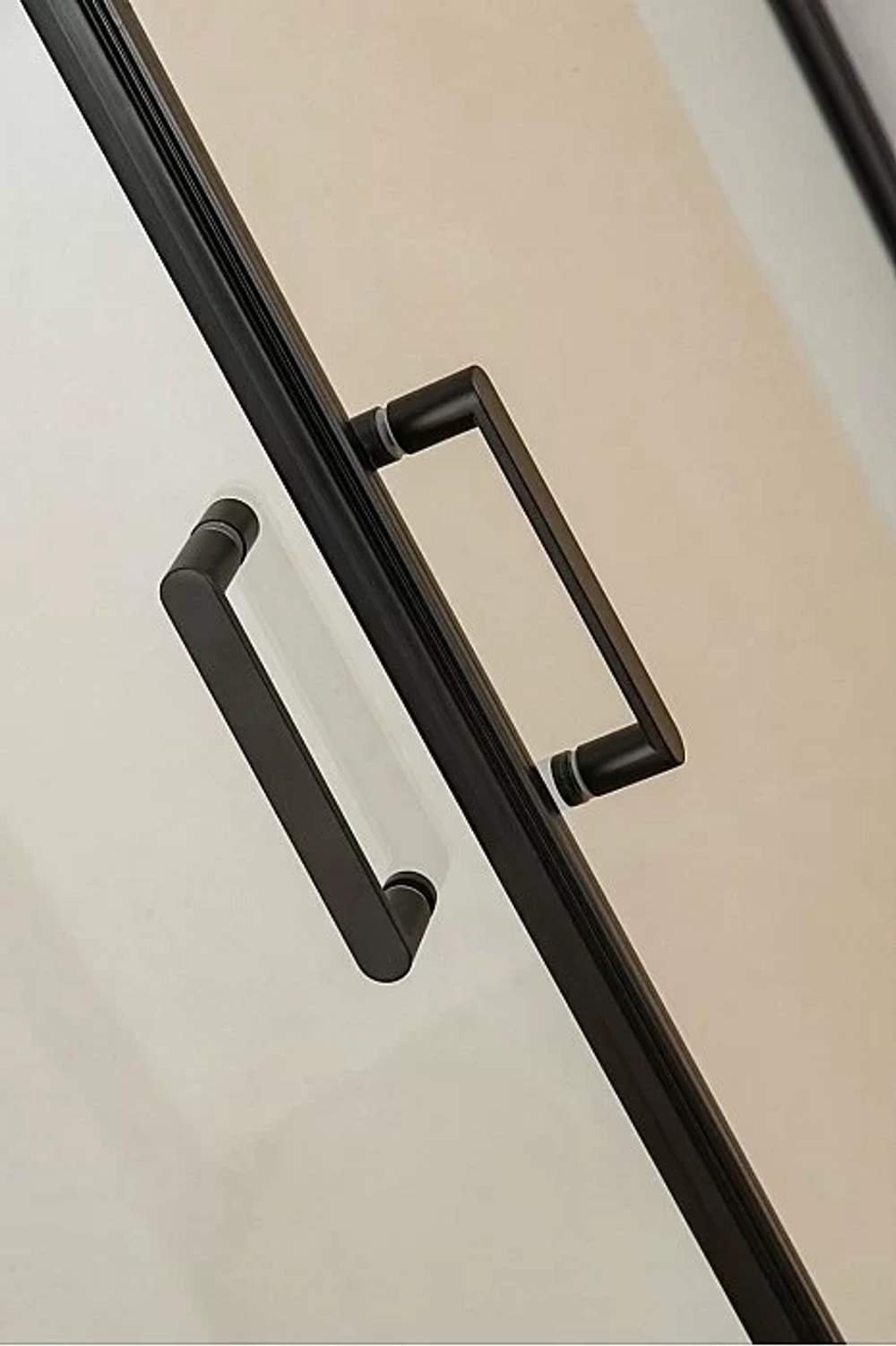 Душевой уголок Orange E04-090TB 90х90 стекло прозрачное/профиль черный