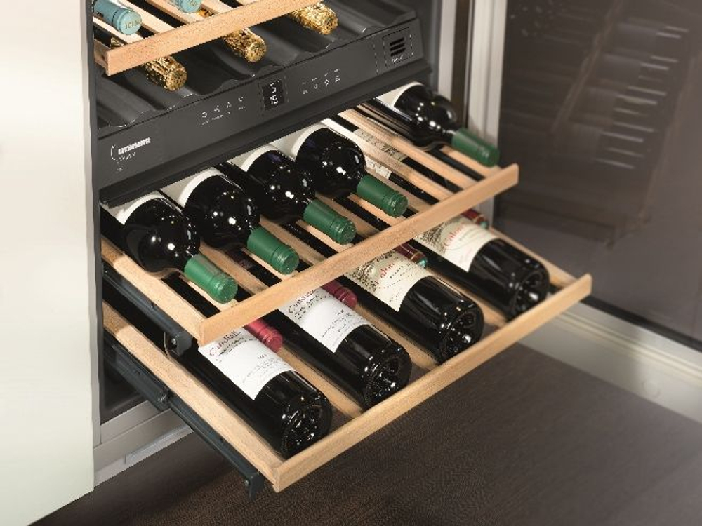 Встраиваемый винный шкаф Liebherr UWT 1682