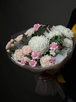 Сборный букет «Нежный парад»