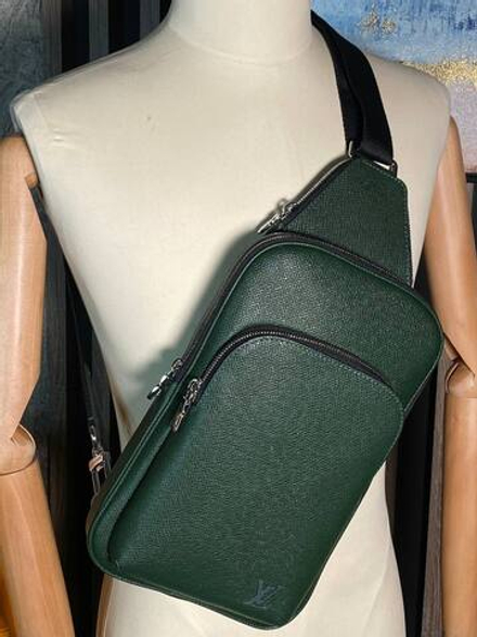 Сумка-мессенджер Louis Vuitton