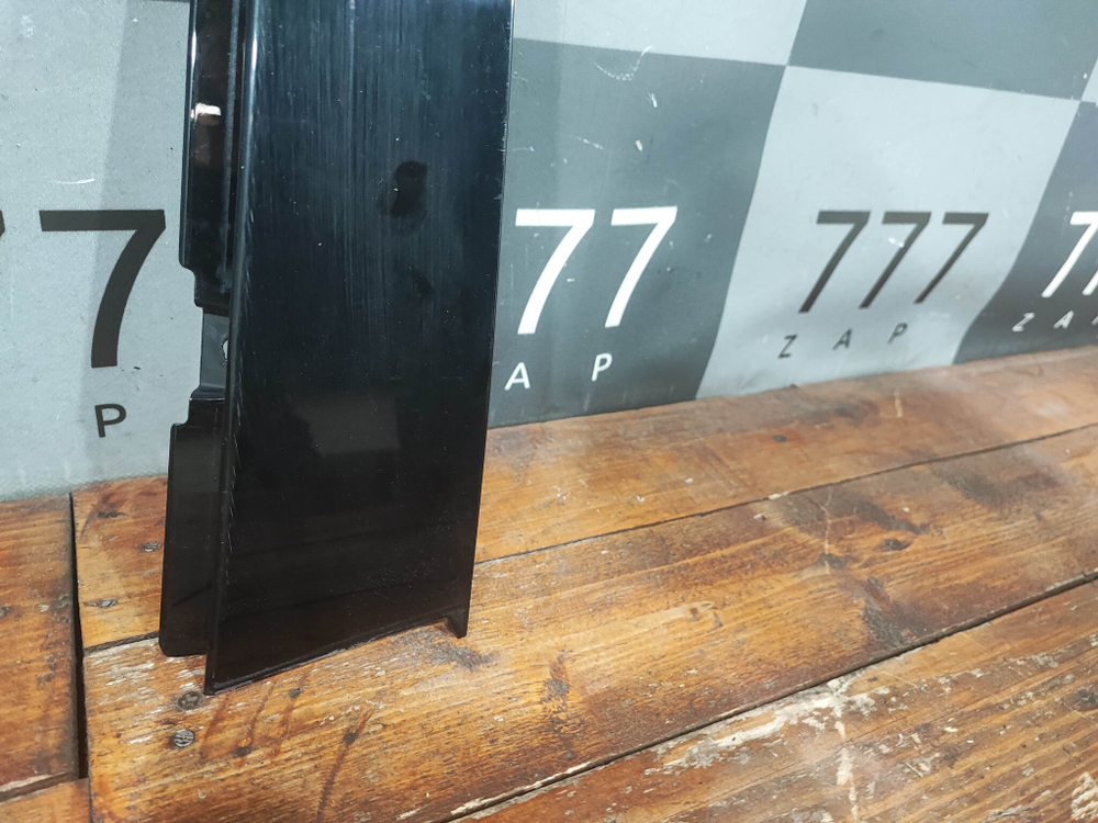 Накладка двери передняя левая Kia Sorento 4 Б/У Оригинал 82250P2000