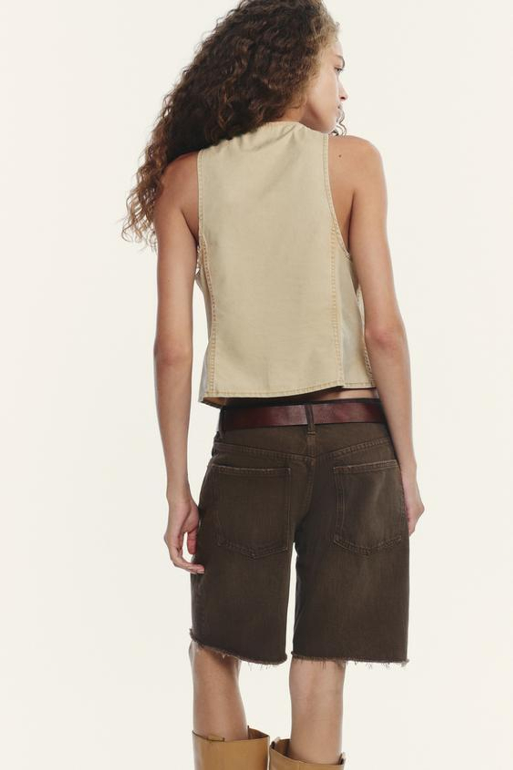 ZARА ДЖИНСОВЫЕ БЕРМУДЫ TRF СО СРЕДНЕЙ ПОСАДКОЙ И ДЫРАМИ, КОРИЧНЕВЫЙ