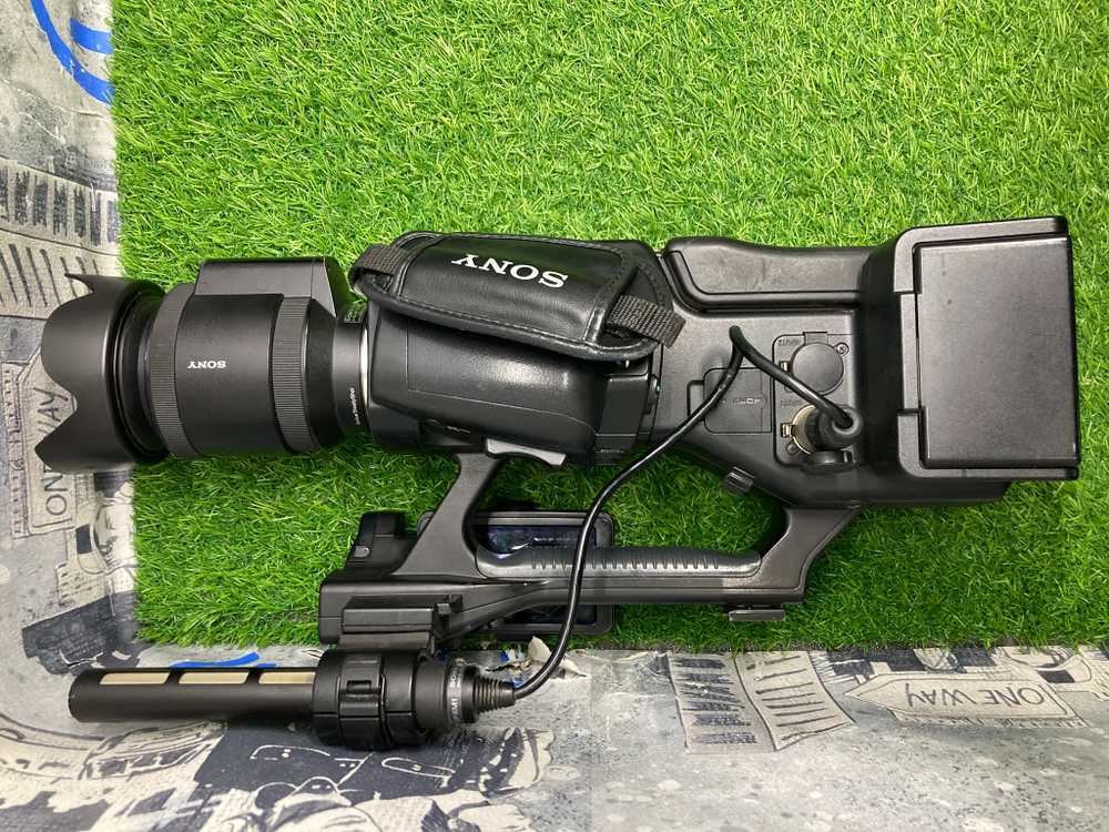 Видеокамера Sony NEX-EA50 + Slep 18-200mm / Скупка