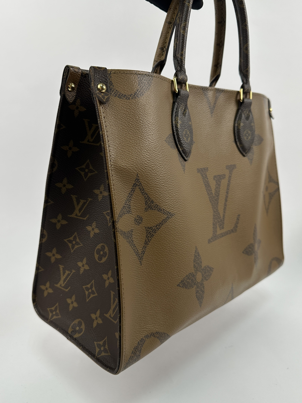 Сумка Louis Vuitton OnTheGo