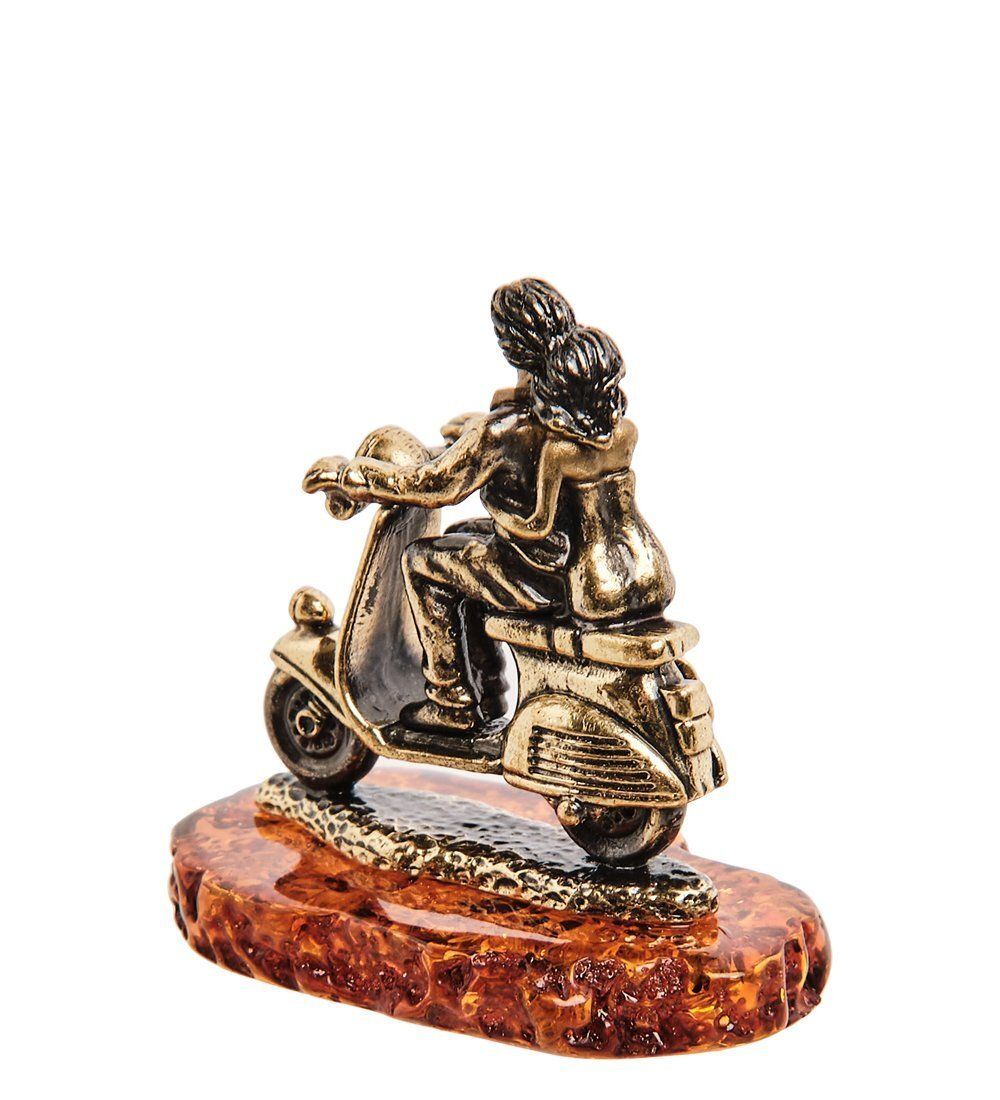 Народные промыслы AM-3130 Фигурка «Пара на Мотороллере» (латунь, янтарь)
