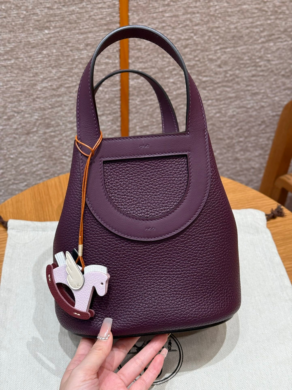 Hermes In The Loop 18 cm