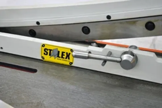 Электромеханическая гильотина STALEX Q11-8x2500