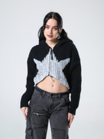 Укороченный свитер со звездой