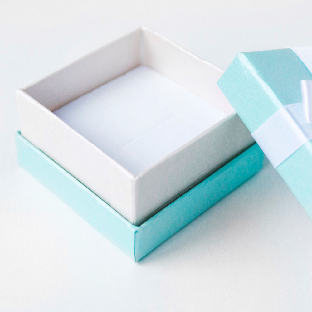 Подарочная коробочка серии «Наполеон» с бантиком для украшений