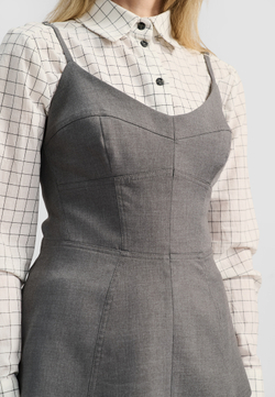 ТОП С ЧАШКОЙ НА ПУГОВИЦАХ