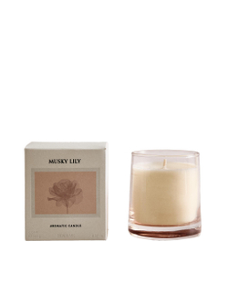 Zara Home Свеча ароматическая Musky Lily 180 г, растительный воск, аромат цветочный древесный, Розовый
