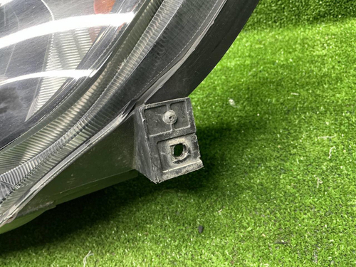 Фара левая Lada Granta (2018-н.в.) галоген