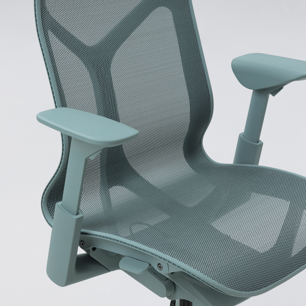 Кресло Herman Miller Cosm, высокая спинка, цвет Glacier, регулируемые подлокотники