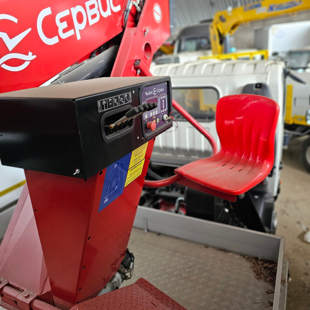 Автогидроподъёмник телескопический (стрела за кабиной) JAC N90 с АГП Чайка TRL318