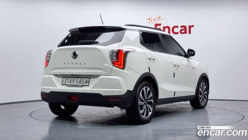KG Mobility (Ssangyong) Very New Tivoli Бензин 1.5 2WD (01.2020)