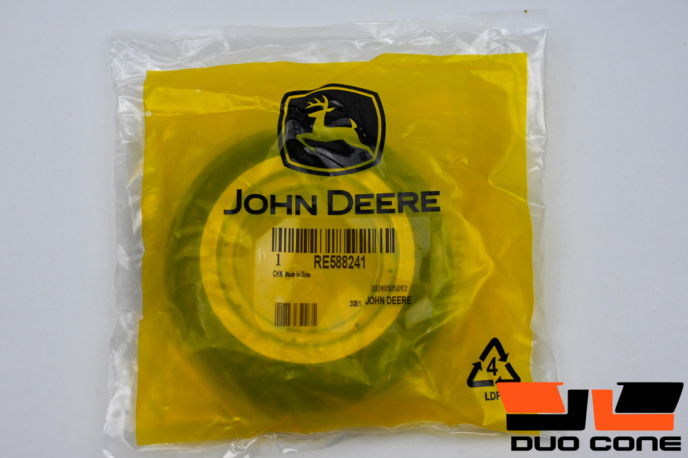 Армированная манжета (Сальник) RE588241 John Deere