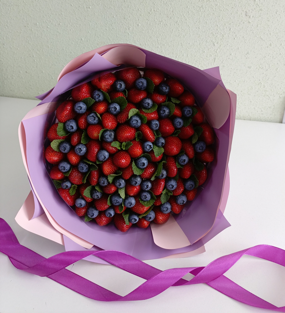 Клубничный букет "Ягодный"
