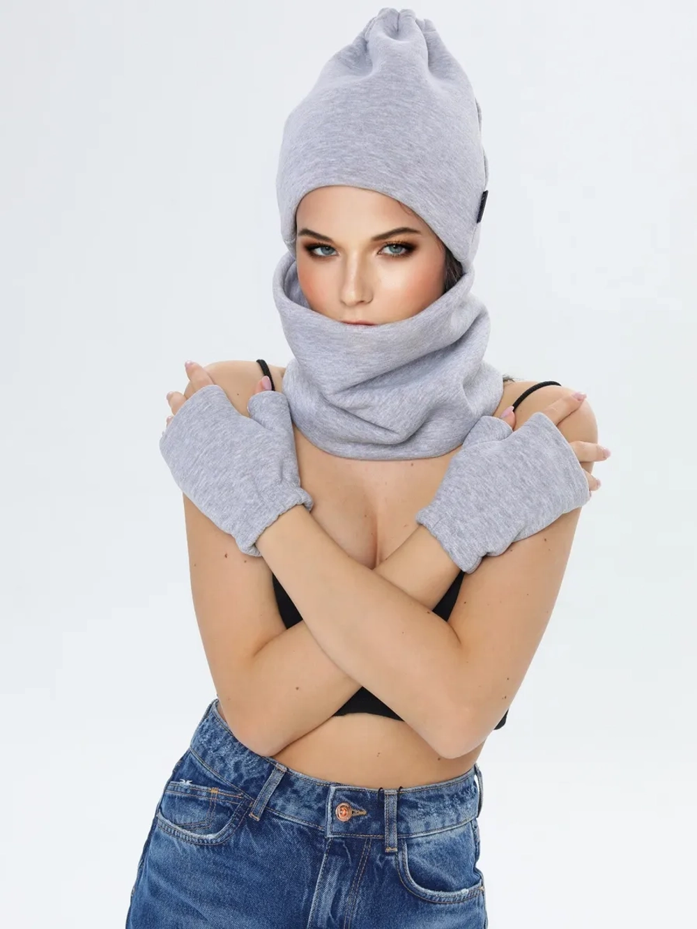 Шапка бини с начесом для хвоста, дред и кос