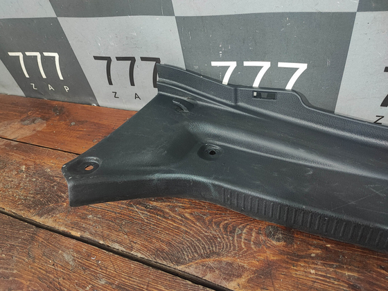 Обшивка замка багажника Toyota Camry (XV70) 17-нв Б/У Оригинал 5838733140