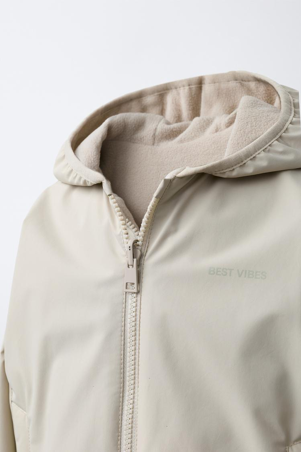 ZARA НЕЙЛОНОВАЯ КУРТКА ИЗ ПОЛАРФЛИСА, ЭКРЮ