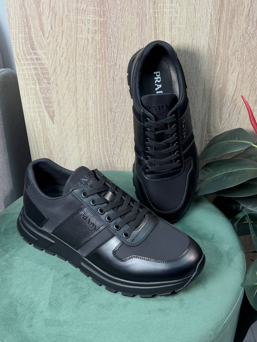 Кроссовки Prada