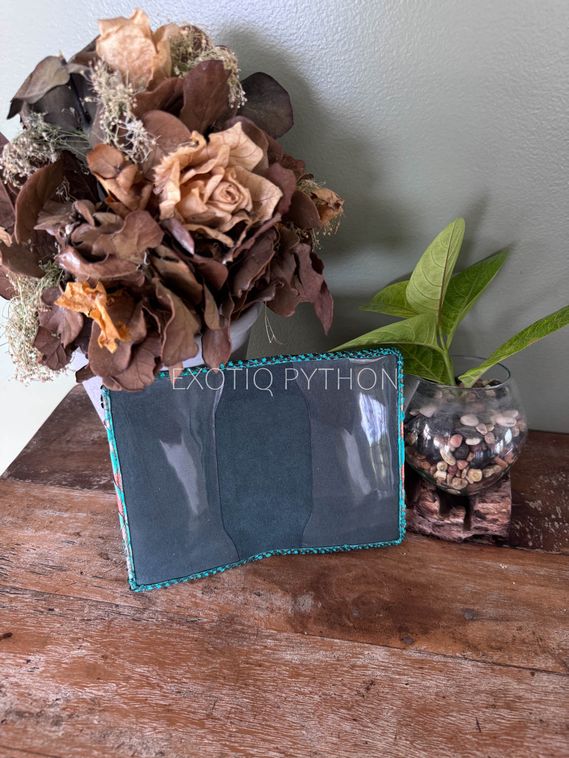 Обложка на паспорт из питона AC-134