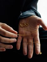 Колье Восьмерка на шнурке, позолота