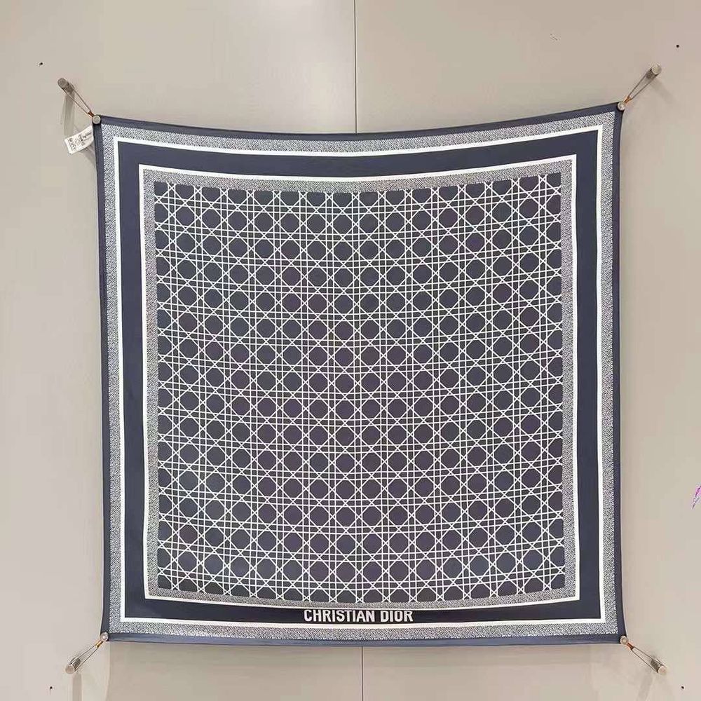 Костюм Dior
