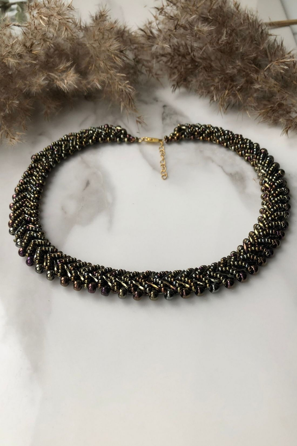 Колье из бисера "Змейка" ручной работы, Синий на золотом бисере