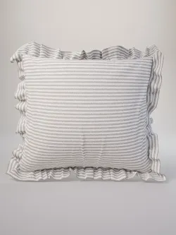 Декоративная наволочка с рюшами, оборками "Лутон" 70х70 см, 1 шт, без молнии