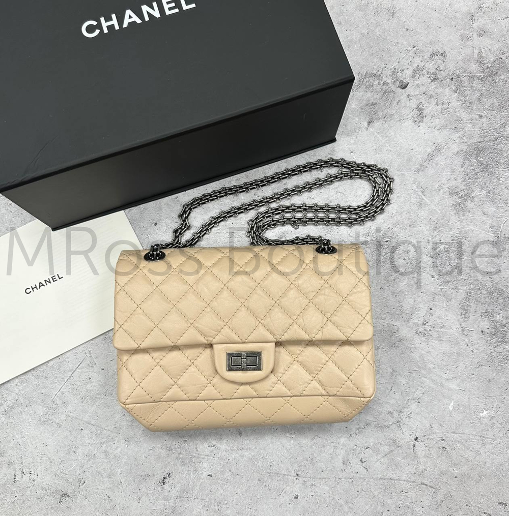 Бежевая сумка Chanel 2.55