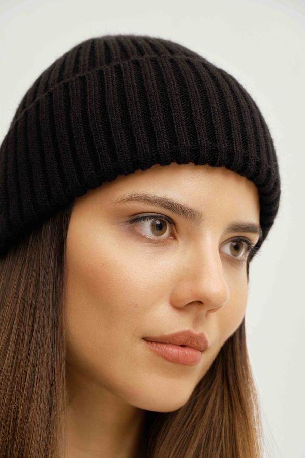 Шапка вязаная черная - фото 4