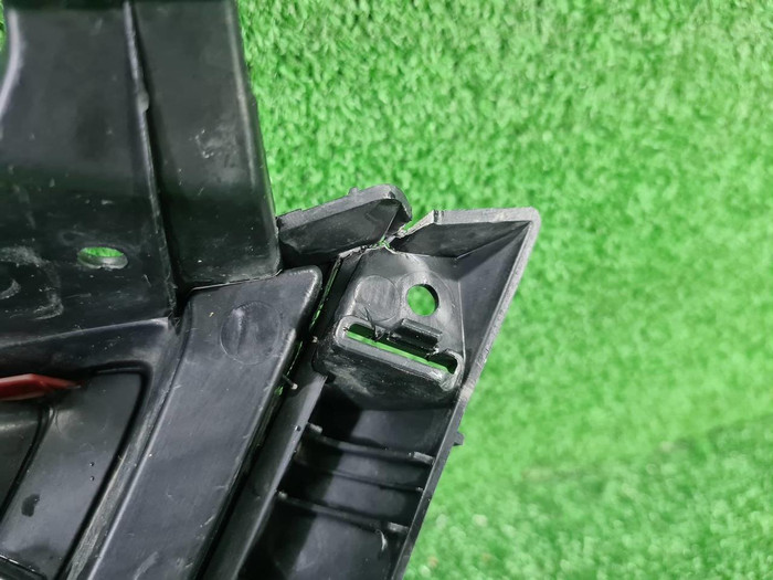 Решетка радиатора Geely Coolray (2019-2023)