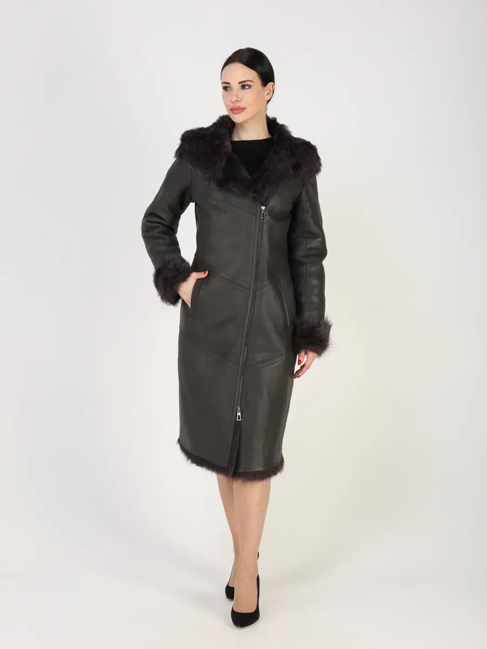 Дубленка зимняя натуральная с капюшоном длинная