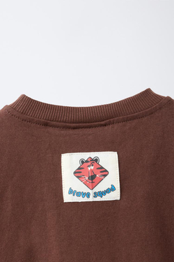 ZARA ФУТБОЛКА С АНИМАЛИСТИЧЕСКИМ ПРИНТОМ, ШОКОЛАДНЫЙ