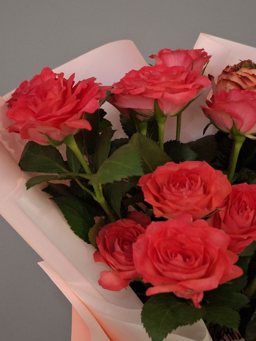 Яркий букет из роз &quot;Сияние&quot;