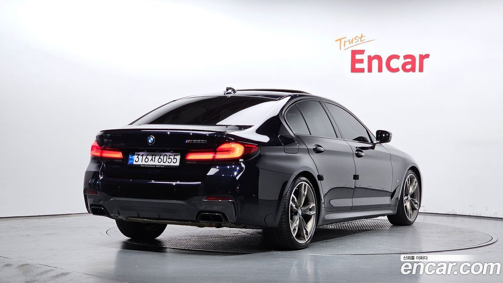 BMW 5 Series (G30) M550i xDrive (04.2022)