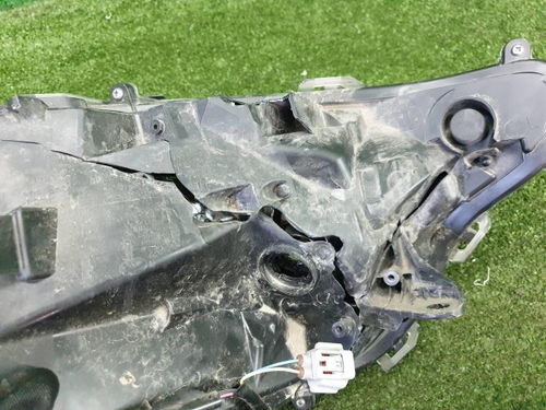 Битая Фара левая Toyota RAV4 5 XA50 (2018-н.в,) LED