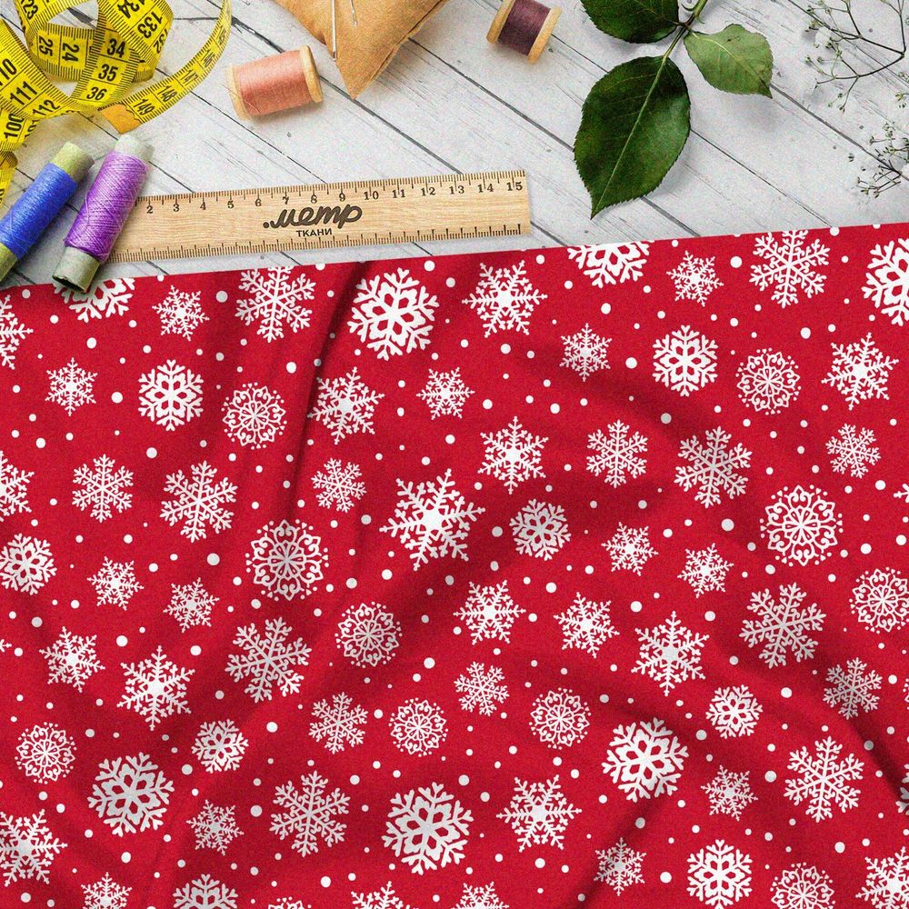 Ткань барби рождественские снежинки на красном фоне