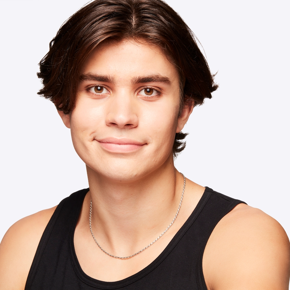 MAC Cosmetics Studio Radiance Face and Body Radiant Sheer Foundation - легкий тональный крем для лица и тела оттенок N3, 50 ml