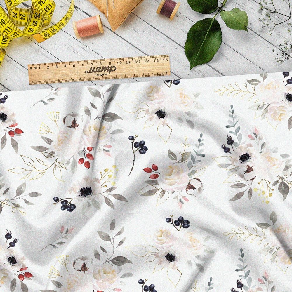Ткань блэкаут нежные цветы с чёрными ягодами