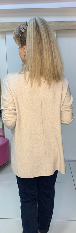 Джемпер-свитер с кармашками и помпонами