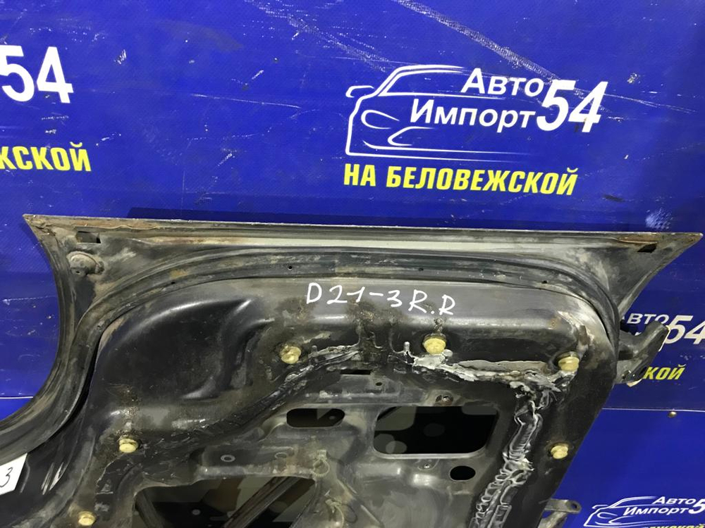 Дверь задняя правая NISSAN TERRANO 1991