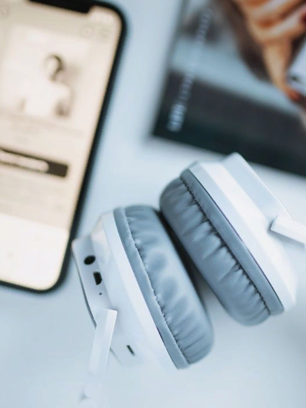 Накладные Bluetooth наушники More choice HW22 white grey